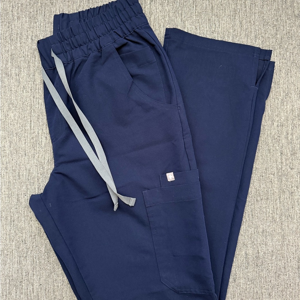 Figs Navy High-Waisted Dowa Scrub Pants